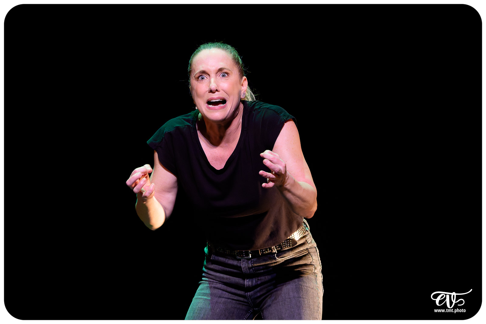 LES CHATOUILLES OU LA DANSE DE LA COLÈRE (ANDRÉA BESCOND)